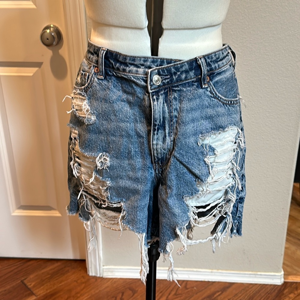 AE distressed shorts